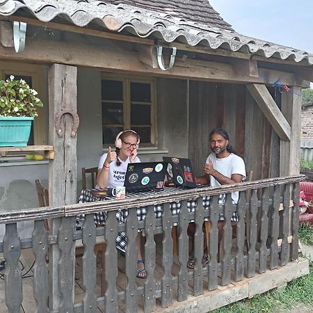 "Poetsko Cose" Nikole Tesle 86 Vendégház Marót Kültér fotó